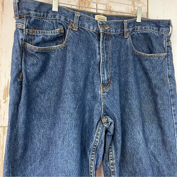 C.E. Schmidt Relaxed Fit Jeans. Size 42X30. In excellent condition! Wear on hem - Picture 2 of 8